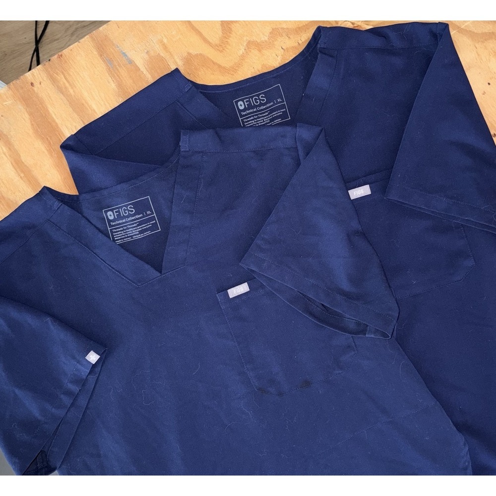 Lot Of 2 Figs Mens XL Navy Blue FM1500 TM3000 Short Sleeve Leon Chisec Scrub Top